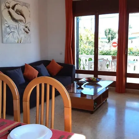 Montbarbat Sleeps 8 Wifi
