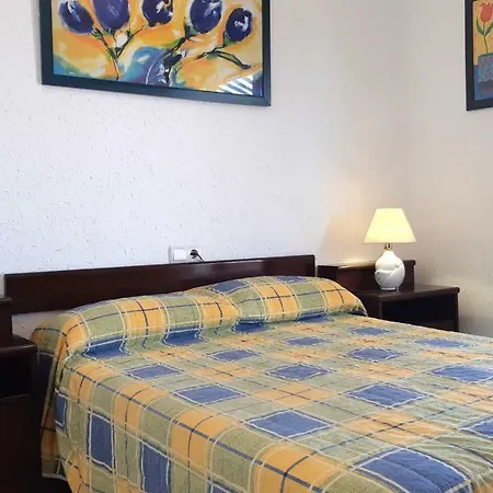 Montbarbat Sleeps 8 Wifi Βίλα