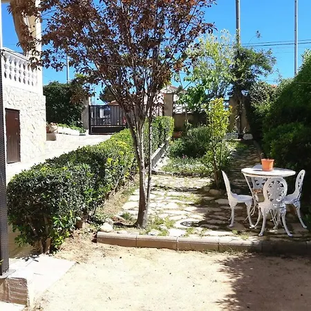 Montbarbat Sleeps 8 Wifi