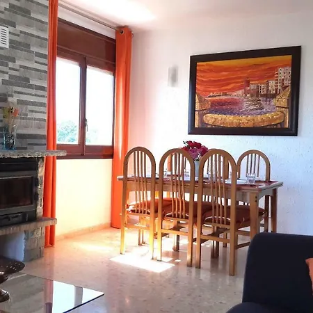 Βίλα Montbarbat Sleeps 8 Wifi
