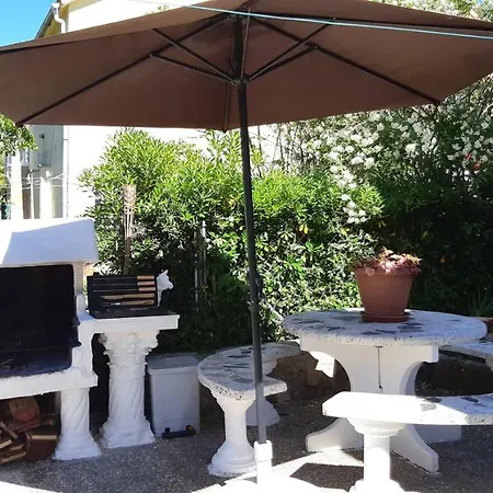 Βίλα Montbarbat Sleeps 8 Wifi *